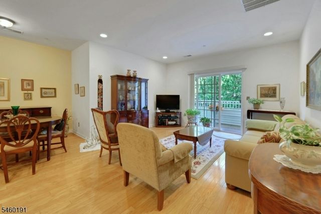 100 Ridgewood Rd 215, Washington Twp., NJ 07676