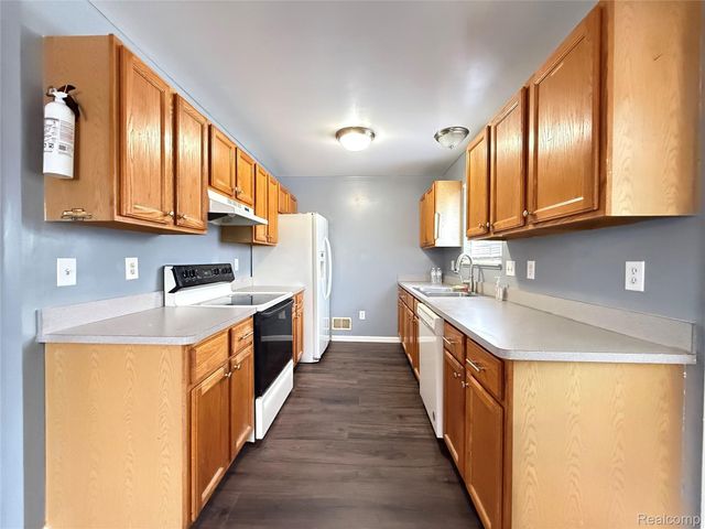 22074 Bach Street, Warren, MI 48091