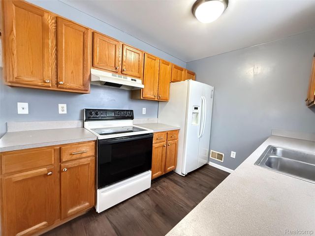 22074 Bach Street, Warren, MI 48091