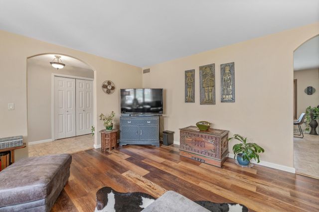 2171 W 18th St N, Wichita, KS 67203