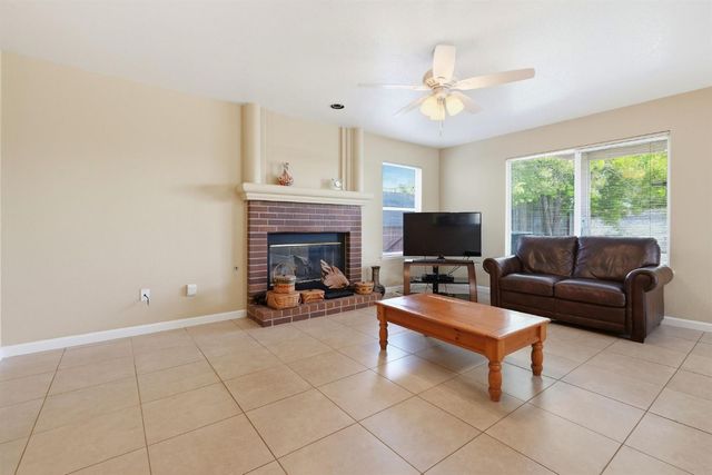 2516 Du Bois Dr, Roseville, CA 95661
