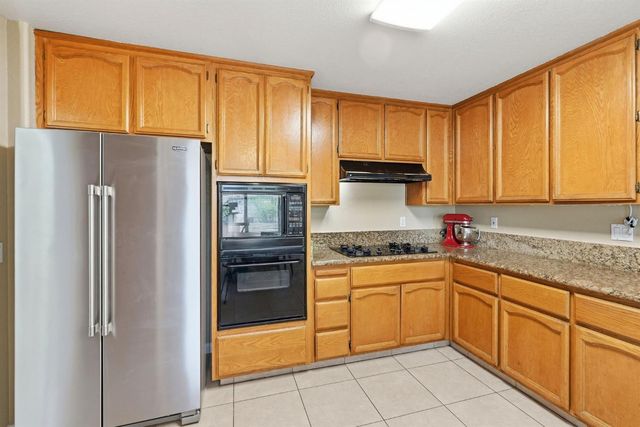 2516 Du Bois Dr, Roseville, CA 95661