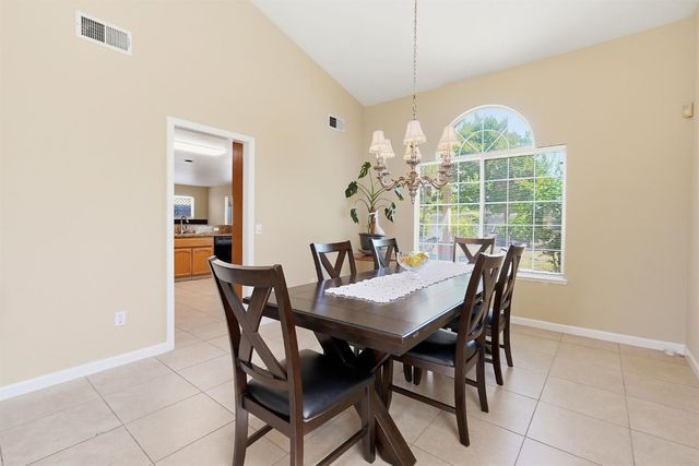 2516 Du Bois Dr, Roseville, CA 95661