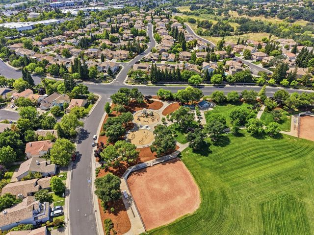 2516 Du Bois Dr, Roseville, CA 95661