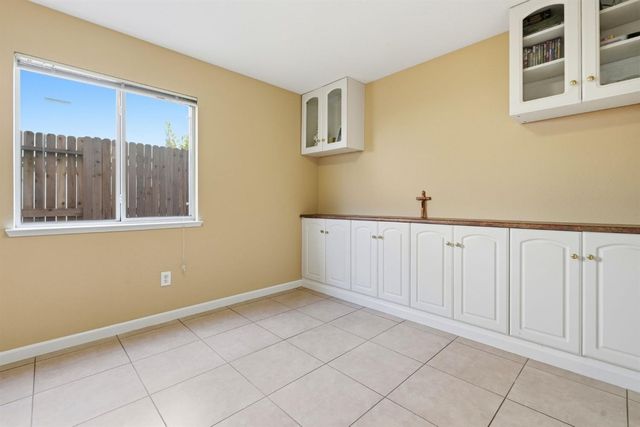 2516 Du Bois Dr, Roseville, CA 95661