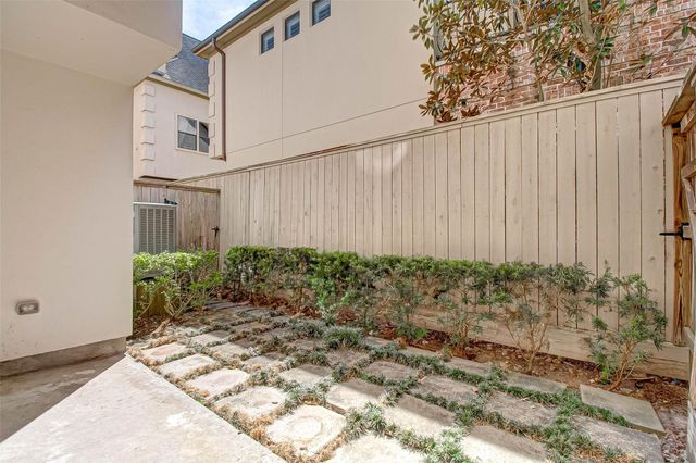 4031 Bellefontaine St Street 127, Houston, TX 77025