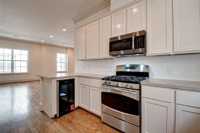 4031 Bellefontaine St Street 127, Houston, TX 77025