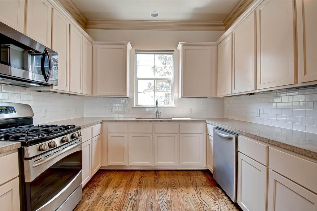 4031 Bellefontaine St Street 127, Houston, TX 77025