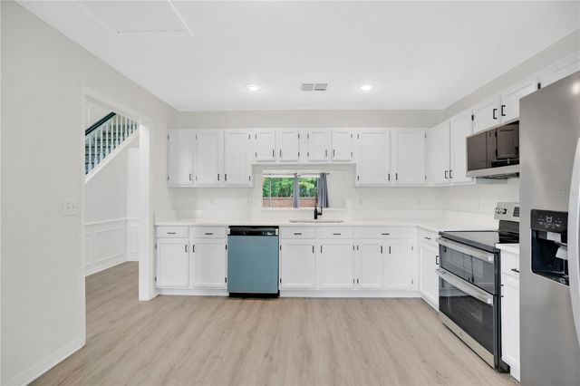 932 W CHARING CROSS CIRCLE, Lake Mary, FL 32746