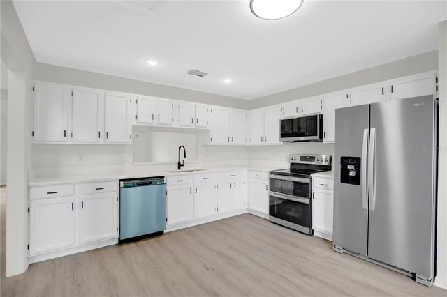 932 W CHARING CROSS CIRCLE, Lake Mary, FL 32746