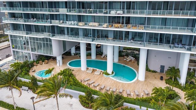 700 NE 24rd Street PH5802, Miami, FL 33137