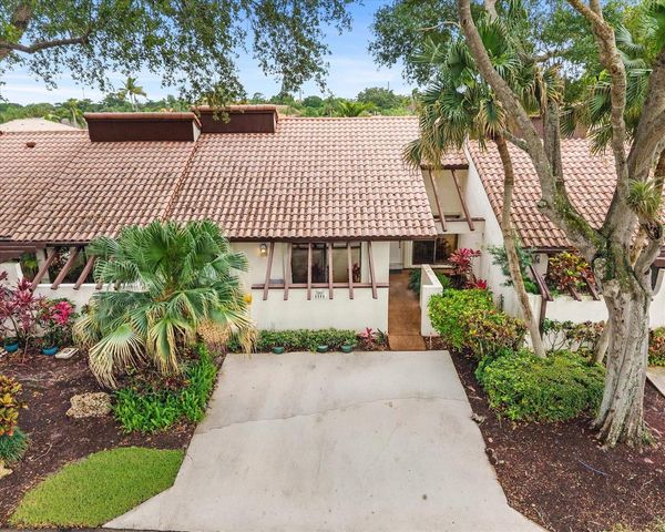 6886 Tiburon Circle, Boca Raton, FL 33433