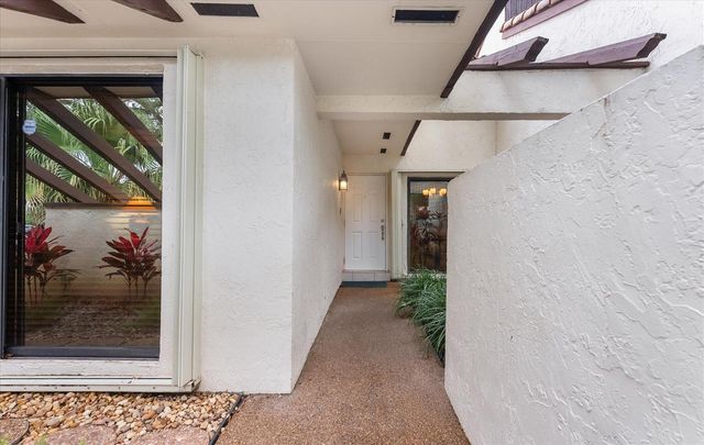 6886 Tiburon Circle, Boca Raton, FL 33433
