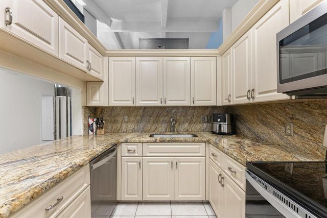 6886 Tiburon Circle, Boca Raton, FL 33433