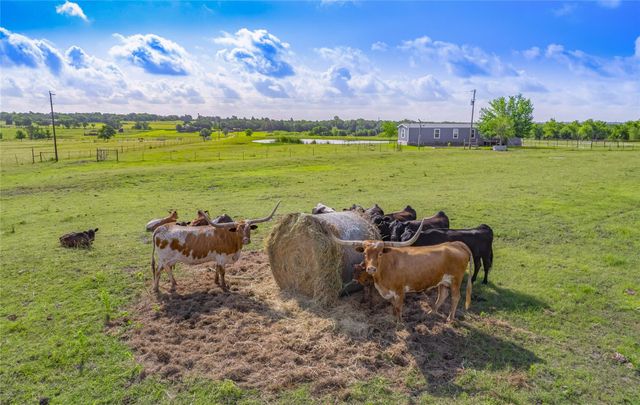 3689 FM 3061, Thorndale, TX 76577