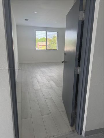 1091 E 17th St 301, Hialeah, FL 33010