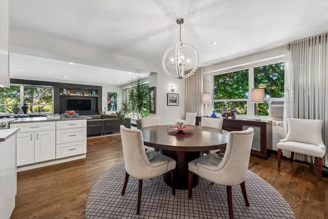 3180 N Lake Shore Drive 2H, Chicago, IL 60657