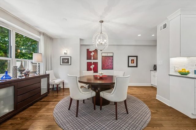 3180 N Lake Shore Drive 2H, Chicago, IL 60657