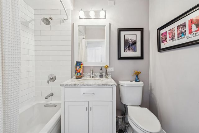 3180 N Lake Shore Drive 2H, Chicago, IL 60657