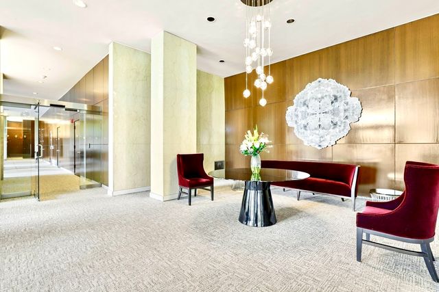 3180 N Lake Shore Drive 2H, Chicago, IL 60657