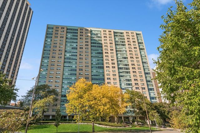 3180 N Lake Shore Drive 2H, Chicago, IL 60657