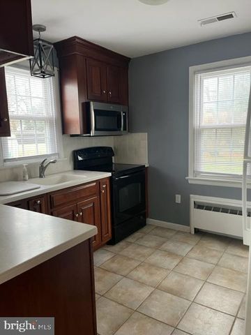 5960 LEEBEL RD, East Petersburg, PA 17520