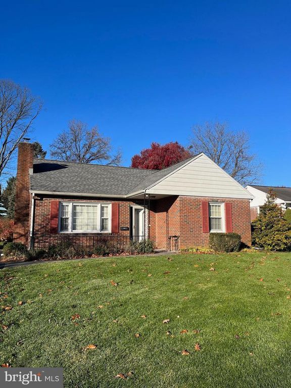 5960 LEEBEL RD, East Petersburg, PA 17520