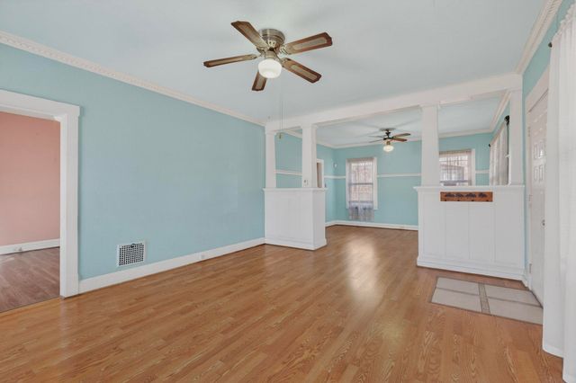 215 9th Street NW, Albuquerque, NM 87102