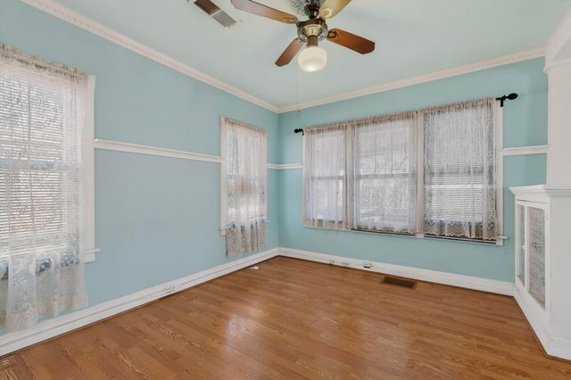 215 9th Street NW, Albuquerque, NM 87102