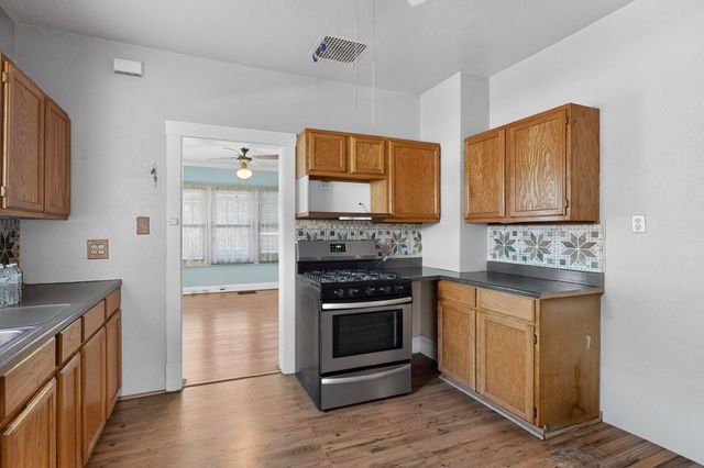 215 9th Street NW, Albuquerque, NM 87102