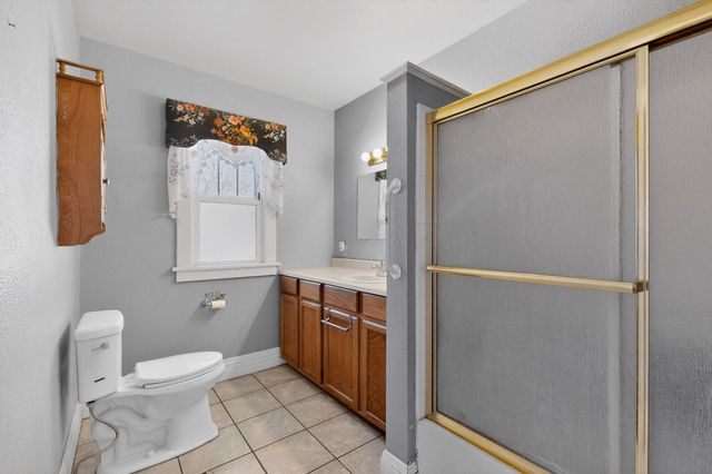 215 9th Street NW, Albuquerque, NM 87102