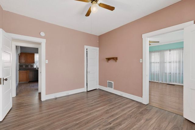 215 9th Street NW, Albuquerque, NM 87102