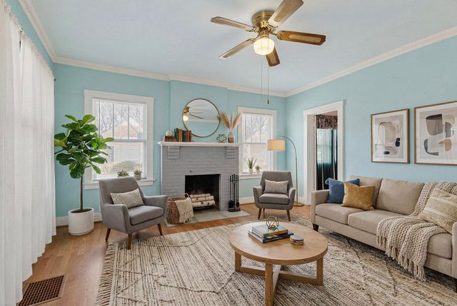 215 9th Street NW, Albuquerque, NM 87102