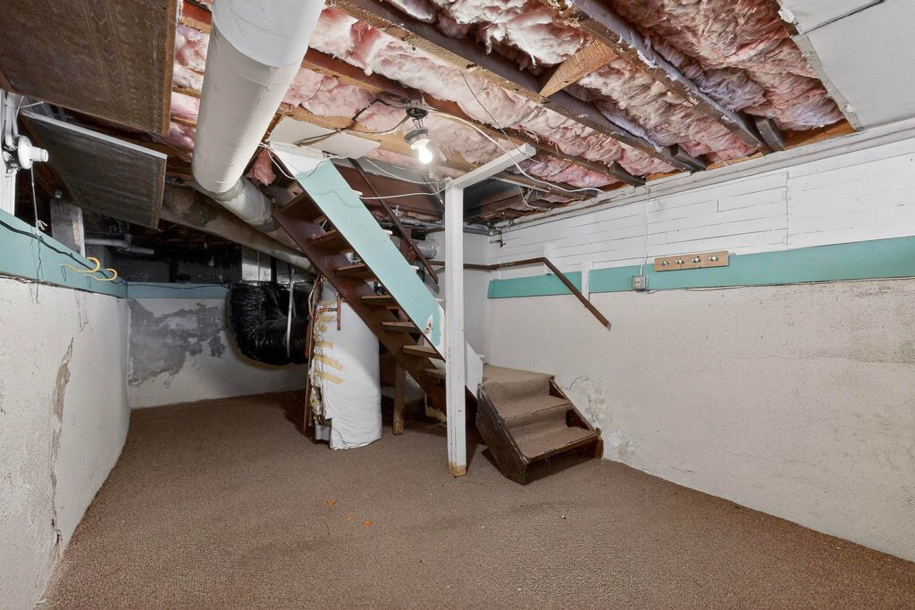 Image 38 of property listing at 215 9th Street NW, Albuquerque, NM 87102