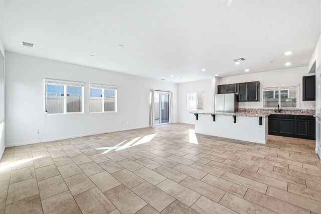 3742 Roseparke Way, Sacramento, CA 95834
