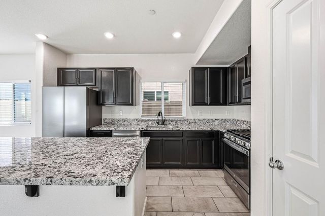 3742 Roseparke Way, Sacramento, CA 95834