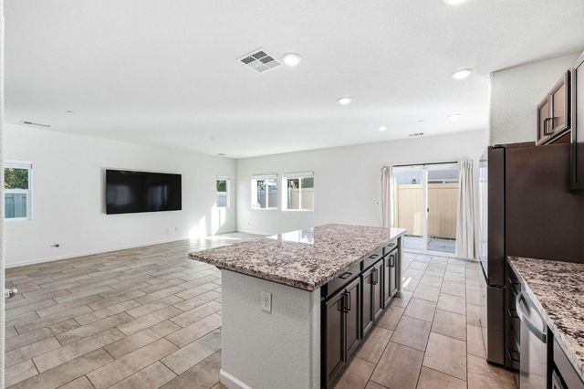 3742 Roseparke Way, Sacramento, CA 95834