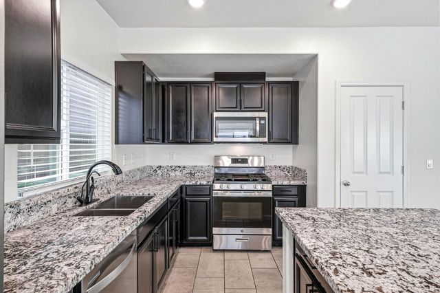 3742 Roseparke Way, Sacramento, CA 95834