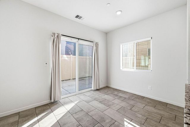3742 Roseparke Way, Sacramento, CA 95834