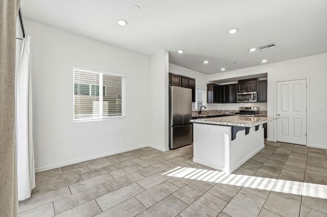 3742 Roseparke Way, Sacramento, CA 95834