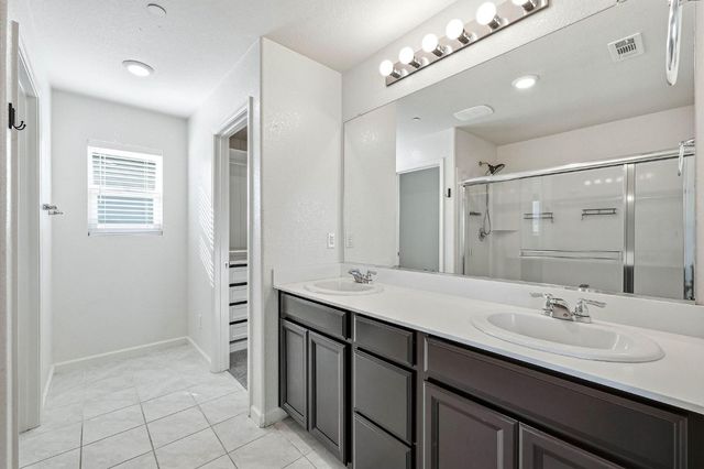 3742 Roseparke Way, Sacramento, CA 95834