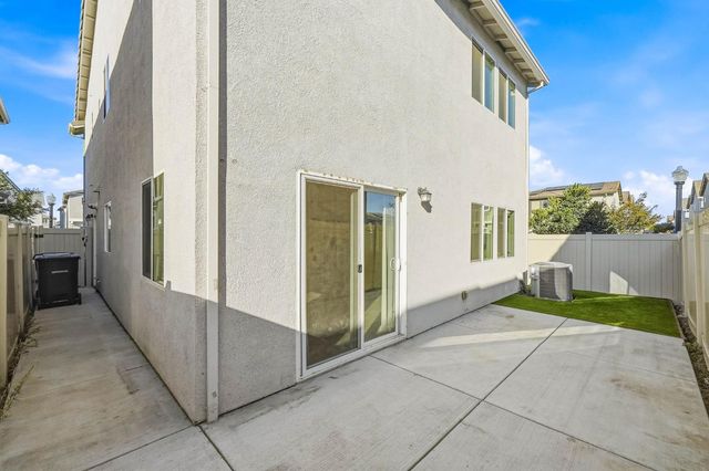 3742 Roseparke Way, Sacramento, CA 95834