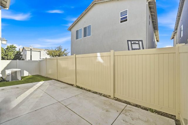 3742 Roseparke Way, Sacramento, CA 95834