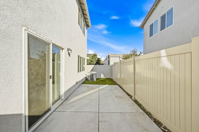 3742 Roseparke Way, Sacramento, CA 95834