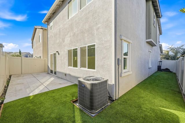 3742 Roseparke Way, Sacramento, CA 95834