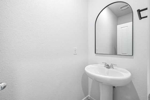 3742 Roseparke Way, Sacramento, CA 95834