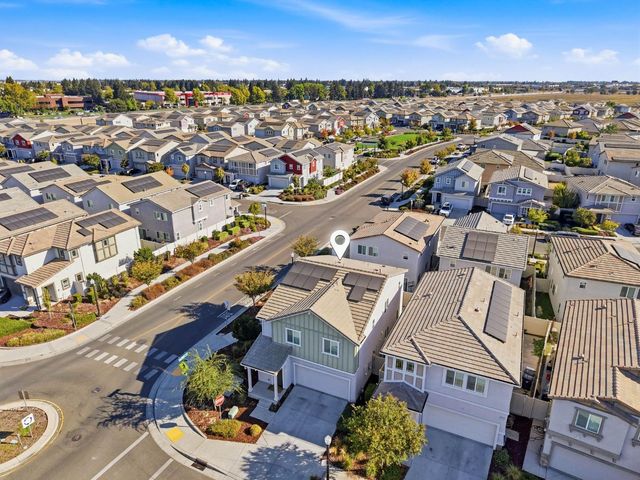 3742 Roseparke Way, Sacramento, CA 95834