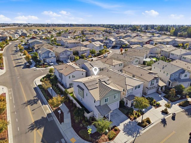 3742 Roseparke Way, Sacramento, CA 95834