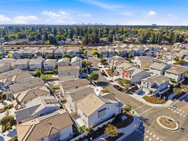 3742 Roseparke Way, Sacramento, CA 95834
