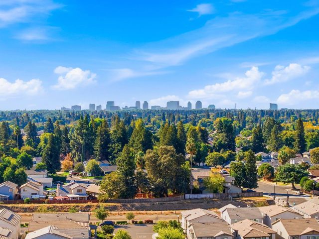 3742 Roseparke Way, Sacramento, CA 95834
